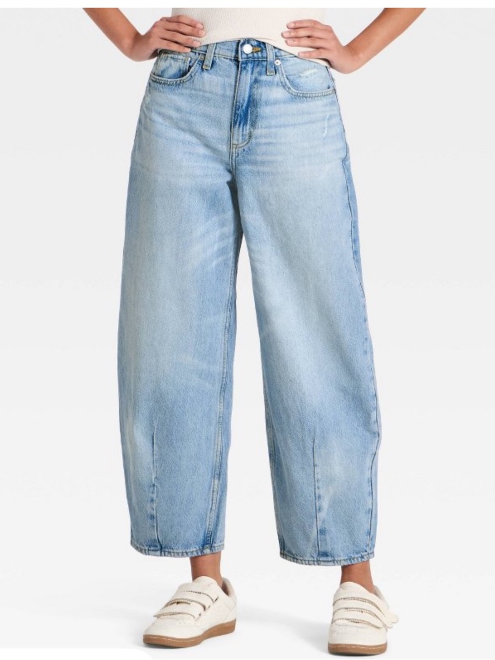 Universal Thread Barrel Jeans